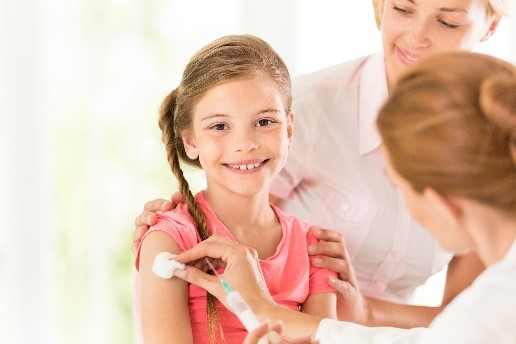 Enfant recevant un vaccin